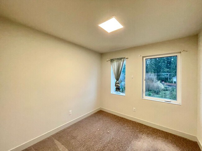 Building Photo - Great TownHome For Rent