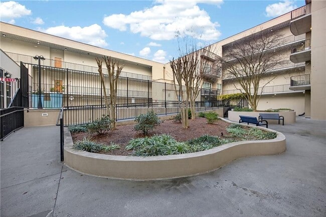 Building Photo - 384 Ralph McGill Blvd NE