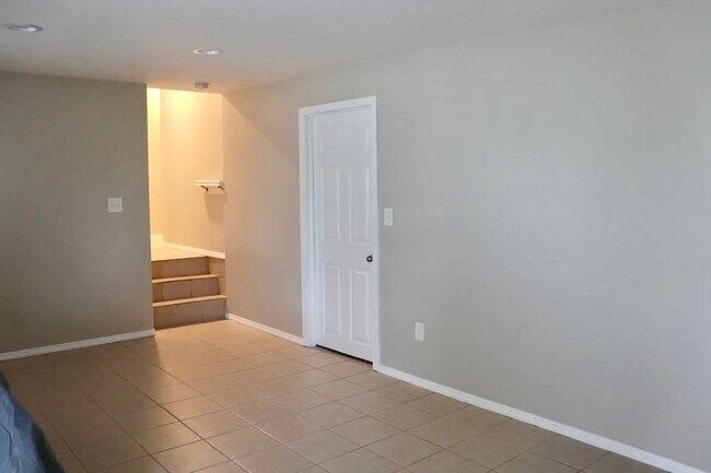Building Photo - 6793 Mountain Aura Dr