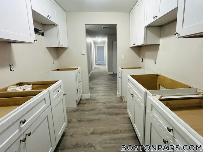 Building Photo - 2 Weaver Street