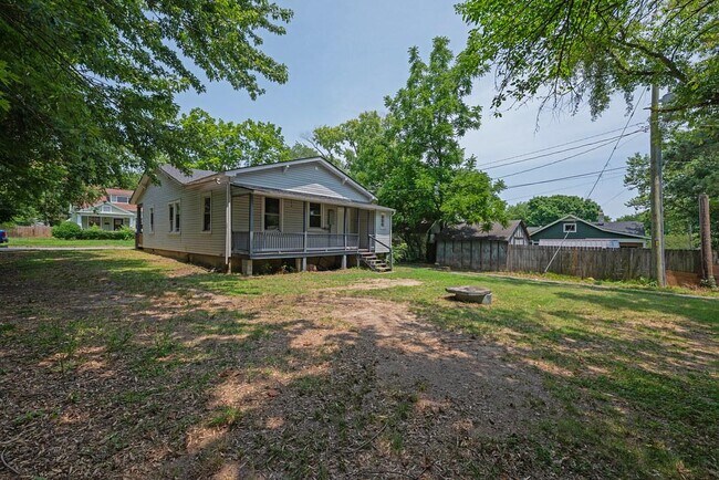 Building Photo - 1505 Vista St