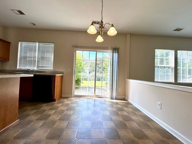 Building Photo - 3029 Azalea Hills Dr