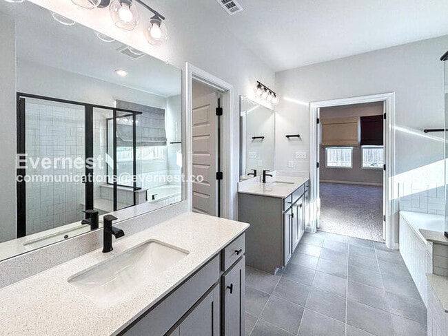 Building Photo - 102 Santo Spirit Road