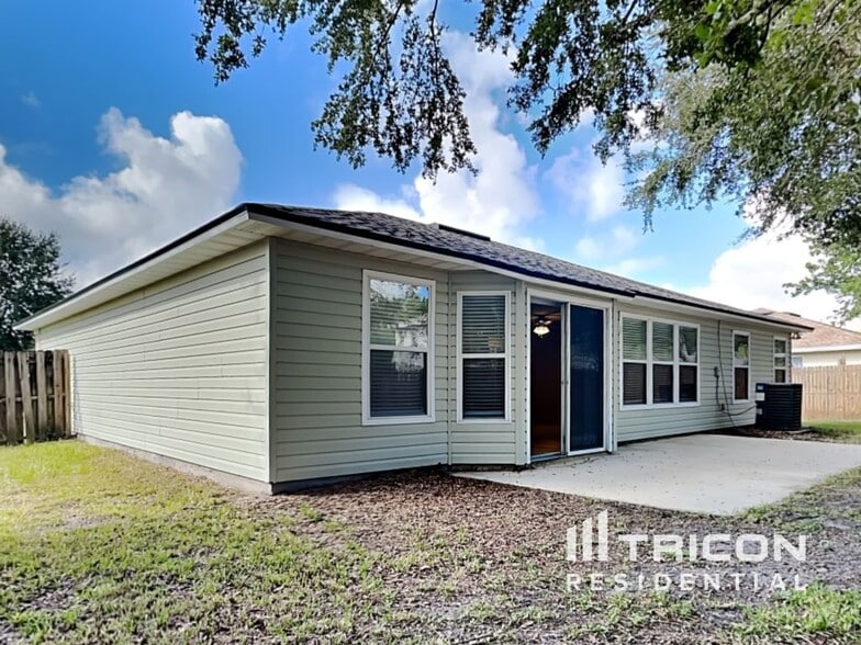 Building Photo - 7134 Beekman Lake Dr