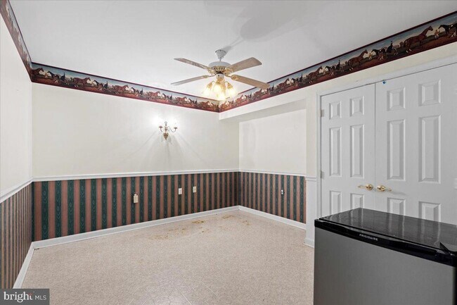 Building Photo - 28920 Livingston Dr