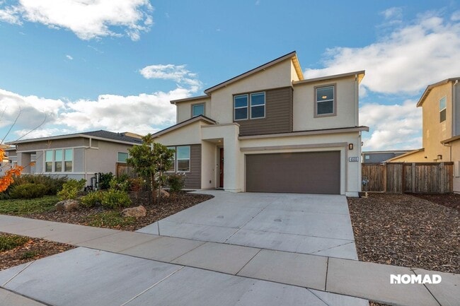 Building Photo - Dive into a Stunning Home in Roseville with Heated Pool - Available Jan 2026!
