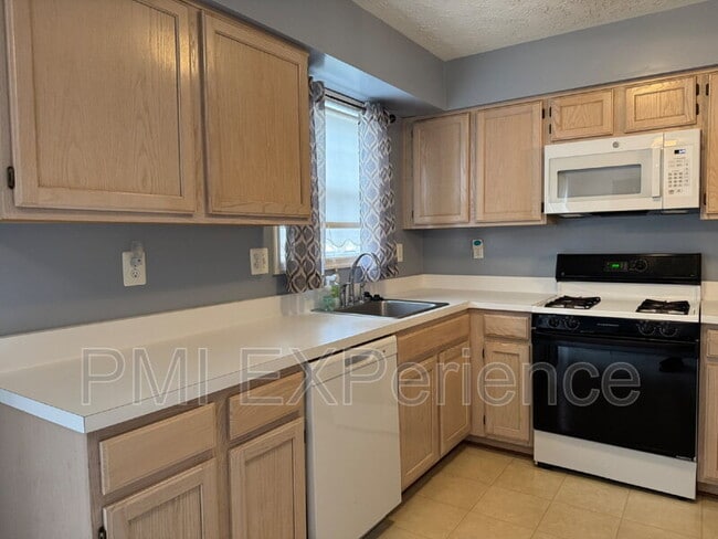 Building Photo - 5861 E Boniwood Turn