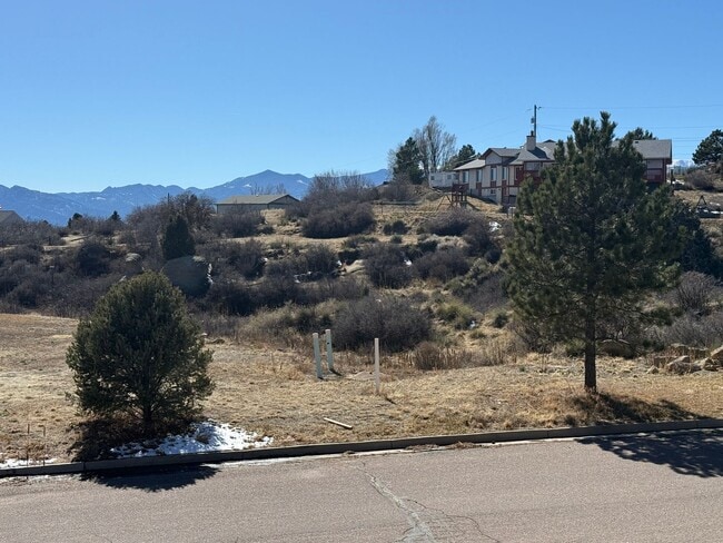 Building Photo - WELCOME HOME!