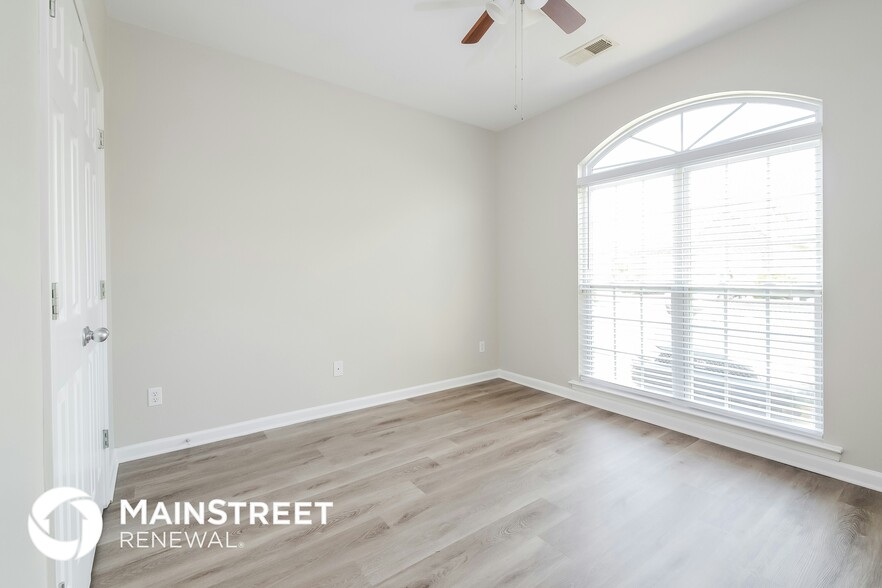 Building Photo - 1068 Fairbank Ln