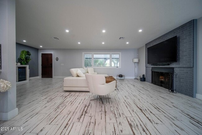 Building Photo - 11470 N 64th St