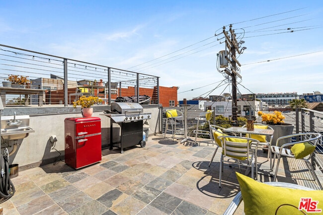 Building Photo - 24 Westminster Ave