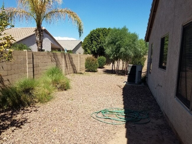 Building Photo - 16594 N 162nd Dr