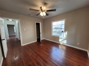 Building Photo - 4302 Dickson St