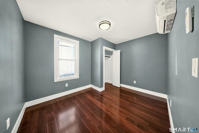Building Photo - 359 Park Ave