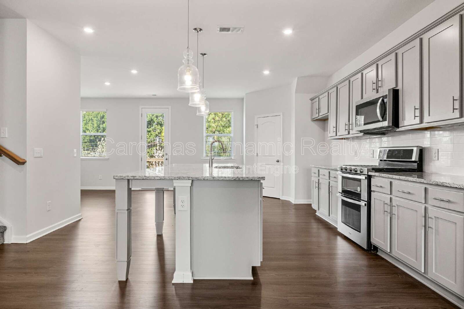 Building Photo - 6985 Waterstone Dr