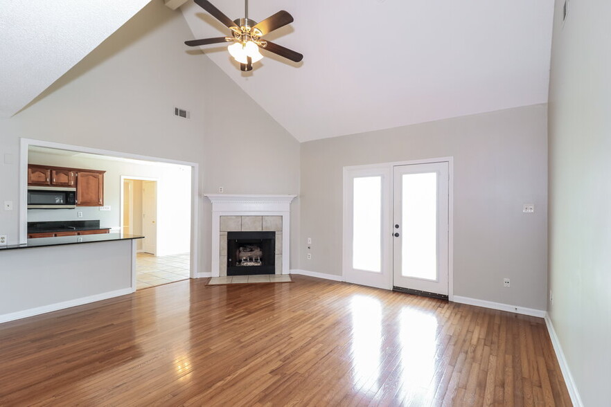 Building Photo - 8893 Wenham Cove E