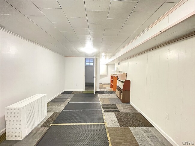 Building Photo - 121 Wadsworth Rd