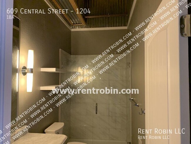 Building Photo - 609 Central St