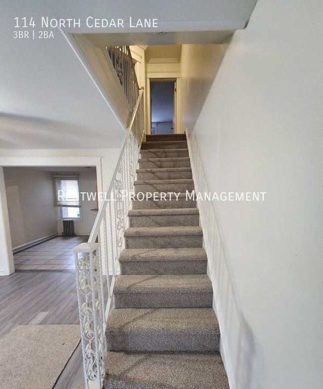 Building Photo - 114 N Cedar Ln