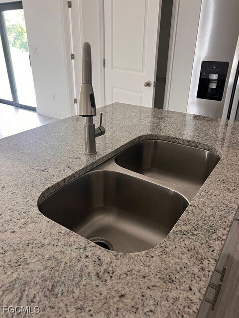 Building Photo - 8014 Sunrise Cir