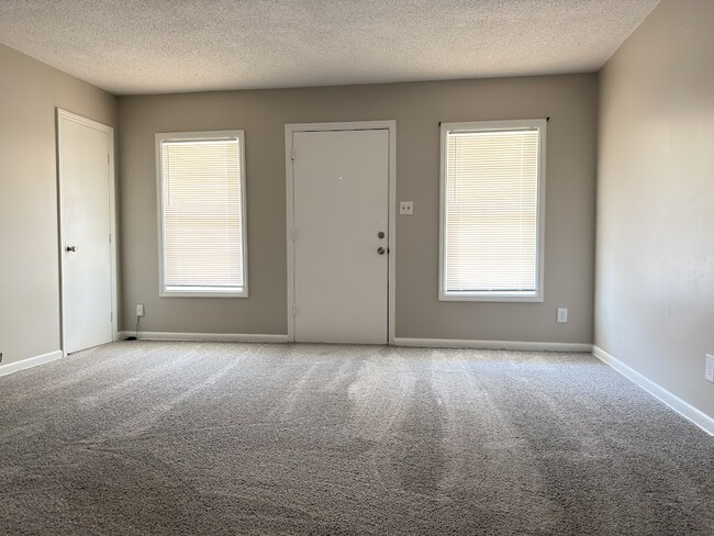 Building Photo - 1741 Ricardo St