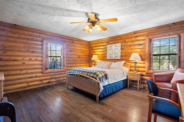 Building Photo - 322 Post Oak Dr