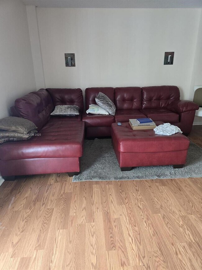 Building Photo - 1833 S Ocean Dr