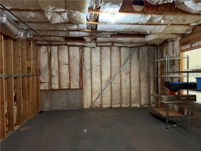 Building Photo - 2501 Royston Dr