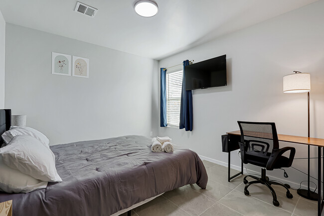 Bedroom w/Work Desk - 13054 Oakhampton Ave