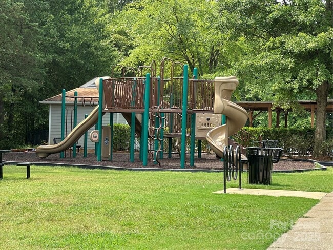 Building Photo - 228 Overstone Ct