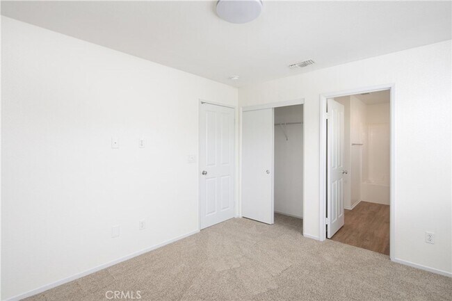 Building Photo - 1425 Crown Cir