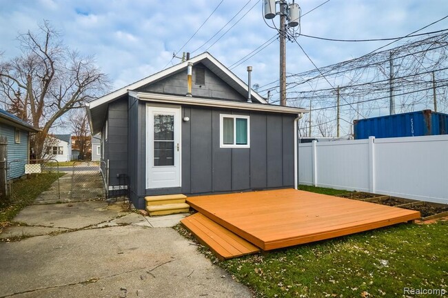 Building Photo - 630 Ardmore Dr