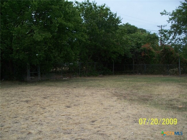 Building Photo - 1323 Gardenia Ave