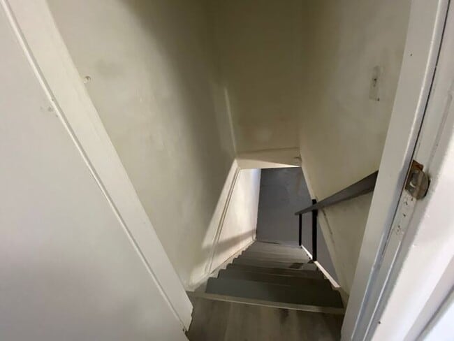 Building Photo - Cute Duplex, Must See!
