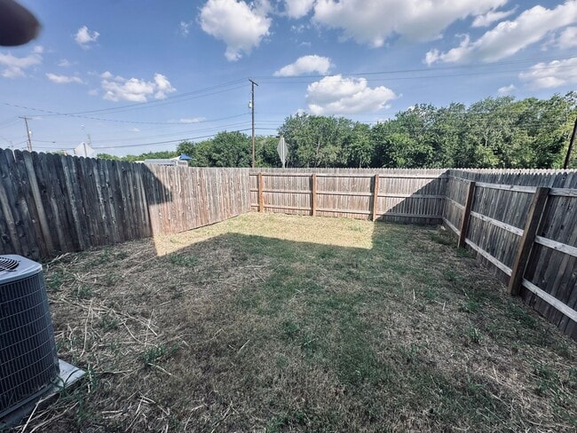 Building Photo - 7356 Misty Ridge Dr