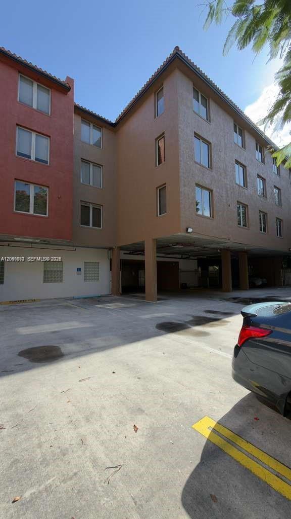 Building Photo - 2630 SW 28th St