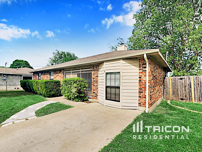 Building Photo - 7828 Texridge Dr