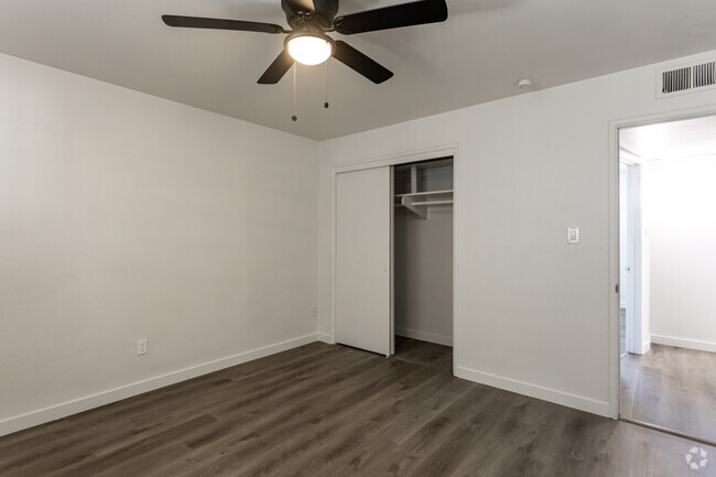 2BR, 1BA - 750SF - Turney Place Apartments