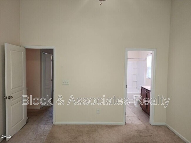 Building Photo - 642 Cupola Dr