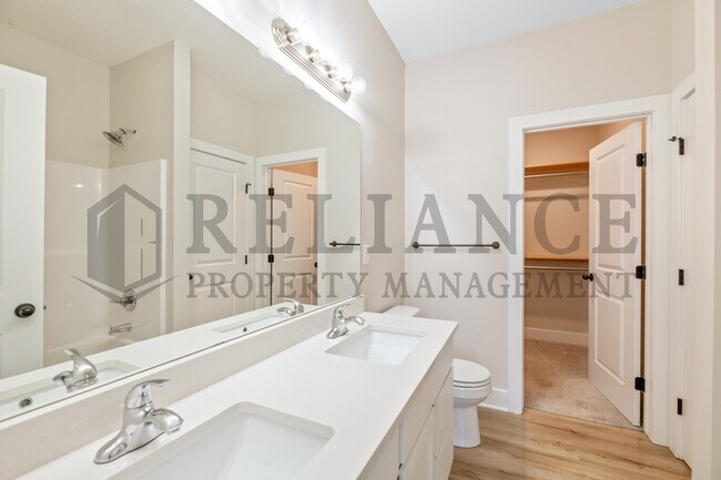 Building Photo - 212 W May St