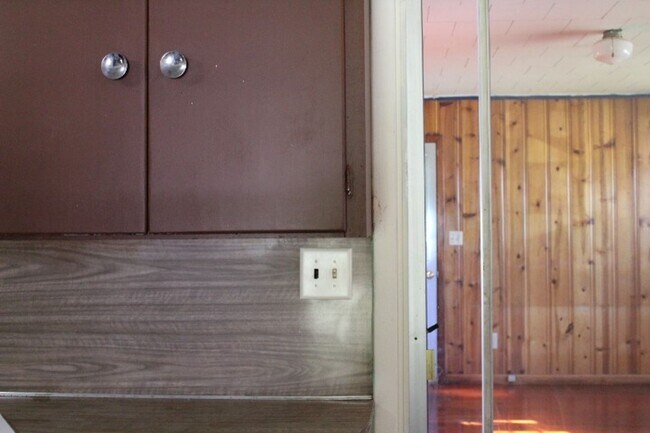 Building Photo - Charming Ranch Style Brick Home