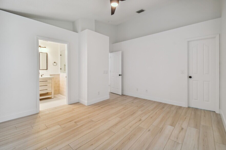 Building Photo - 4347 Deermont Cir