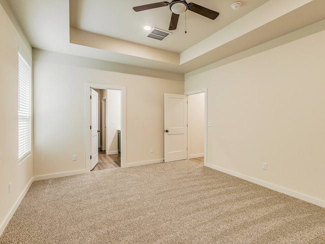 Building Photo - Captivating 3-Bed, 2-Bath Home in Charming...