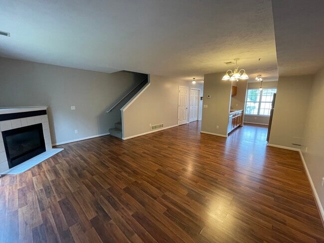 Building Photo - Lake Bella Vista Townhome Rockford