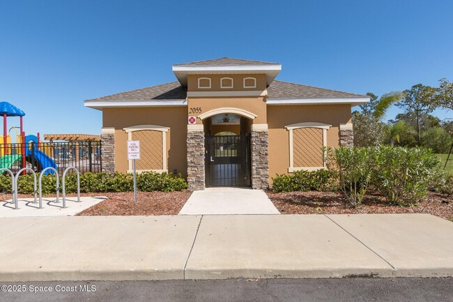 Building Photo - 3743 Coachman Ln SE