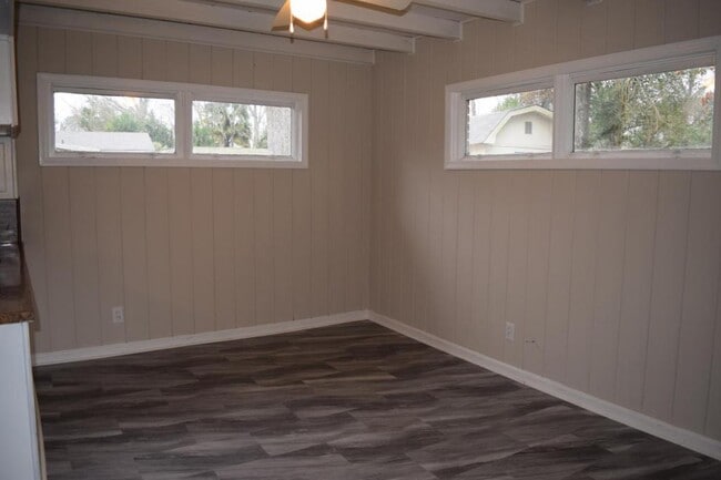 Building Photo - 147 Wendell Dr