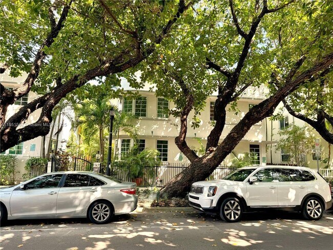 Primary Photo - 349 Meridian Ave