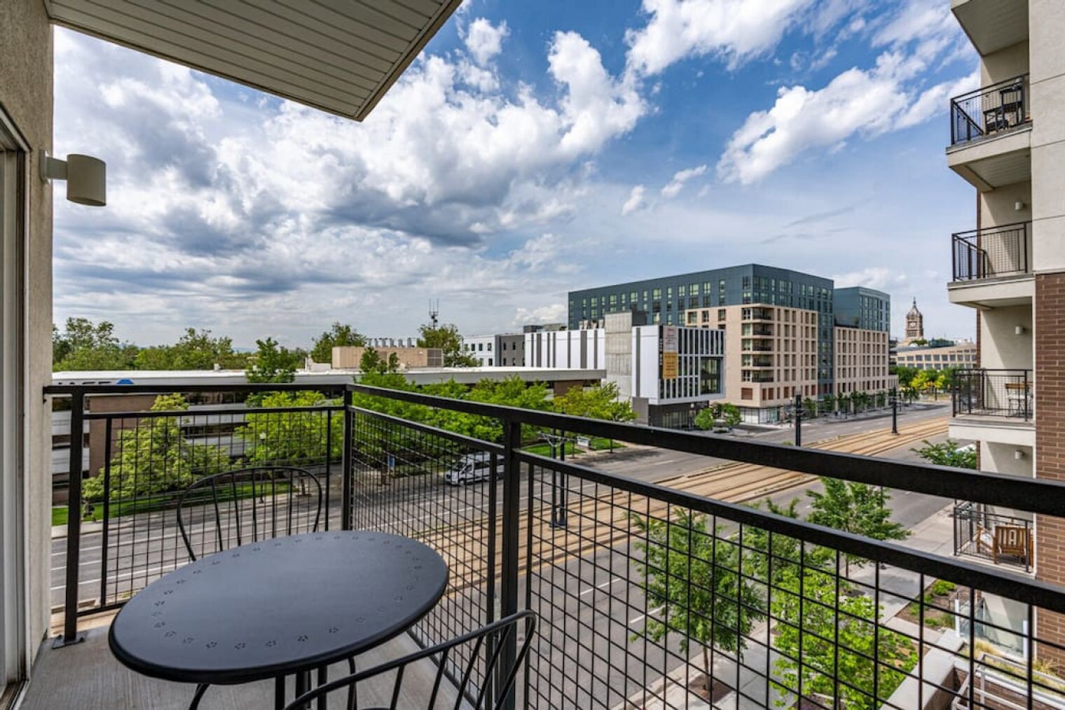 Building Photo - 380 S 400 E