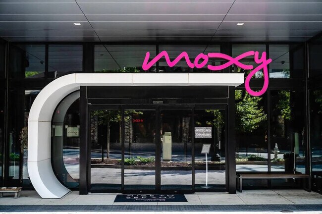 Building Photo - 1136 Crescent Ave NE