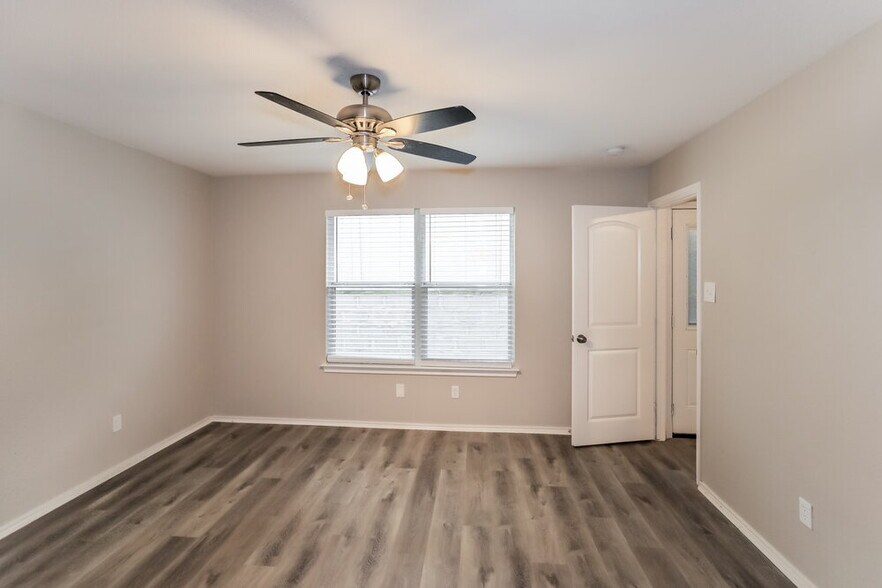 Building Photo - 3016 Casa Bella Dr